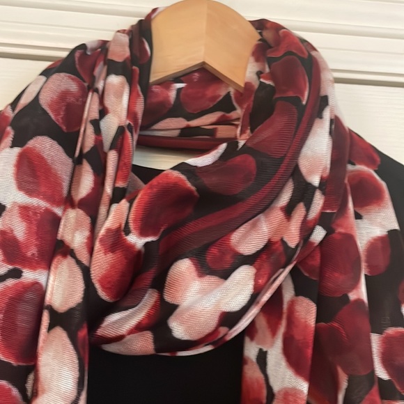 Beautiful scarf - Picture 3 of 5